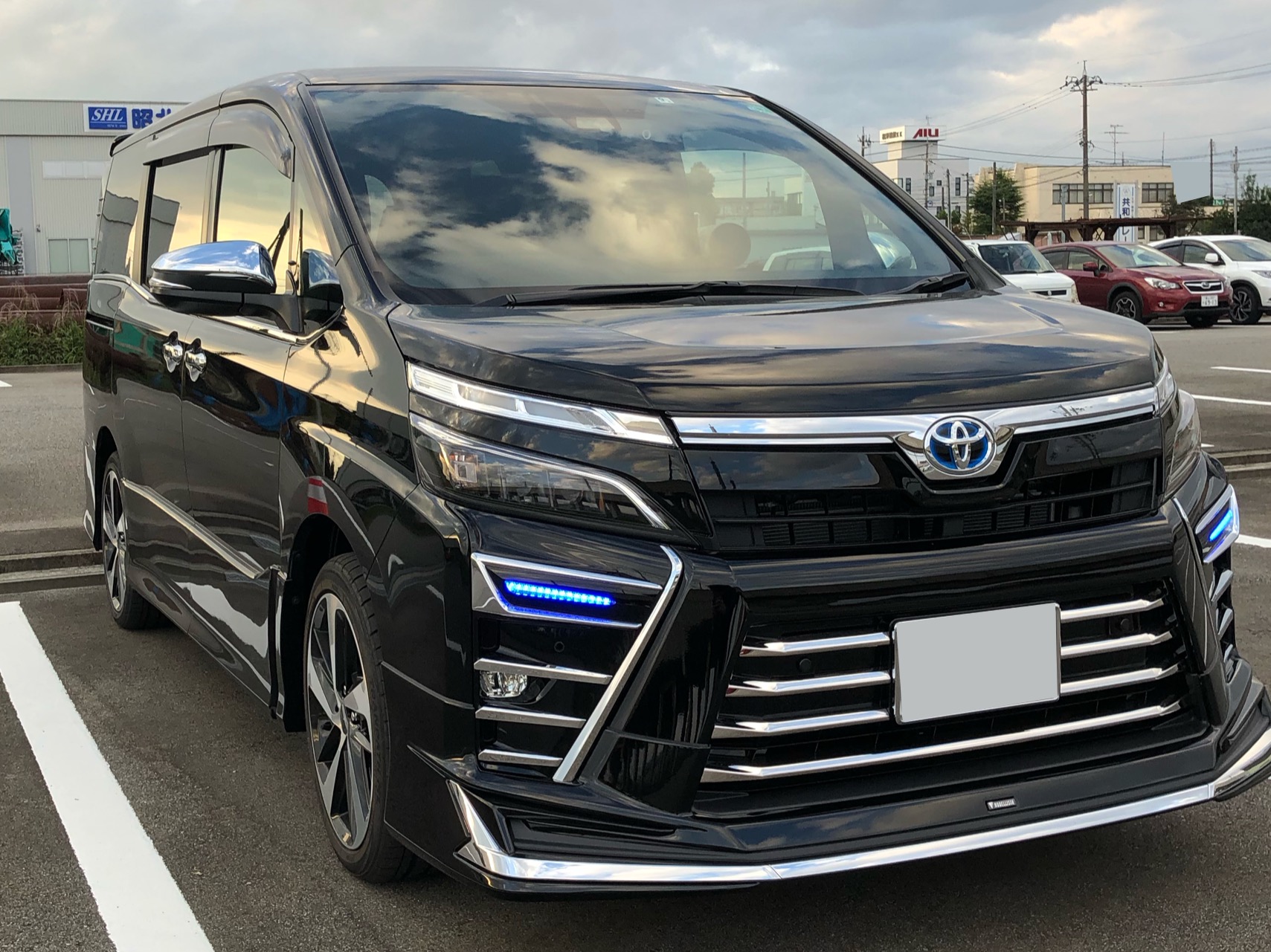 Toyota voxy hybrid 2018