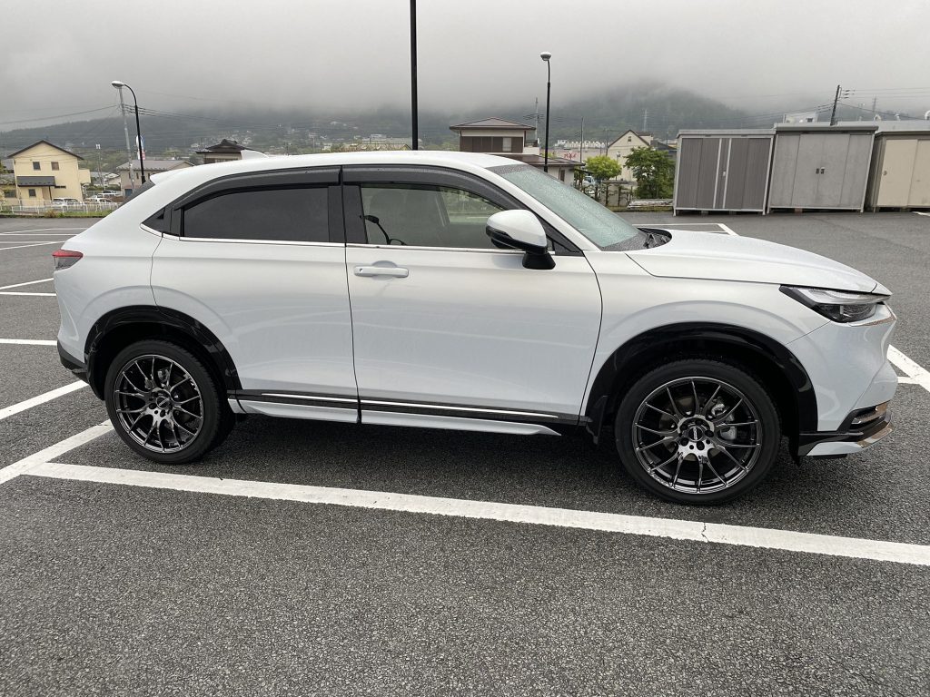 高級　2018年製　215/60R17 2本　ハイエース　C-HR ヴェゼル 高級2018年製215/60R17 2本ハイエースC-HR ヴェゼル